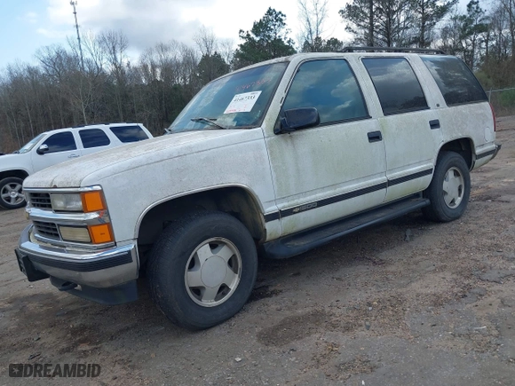 1996 Chevrolet Tahoe with VIN 1GNEK13R9TJ409605, listed as a IAAI auction lot 41467333 with 209,356 mi miles. Bid and sale history available at carsss.com. Image 17.