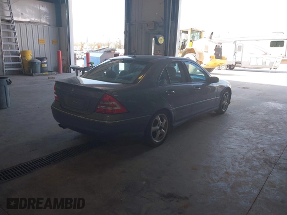 2007 Mercedes-Benz C 350 Sport z VIN WDBRF56H07F893969, wystawiony jako IAAI lot #38957039 z przebiegiem 92 408 mil mil oraz . Historia ofert i sprzedaży dostępna na DreamBid. Obrazek 4.