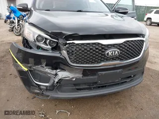 2016 Kia Sorento LX with VIN 5XYPG4A50GG129744, listed as a IAAI auction lot 41711949 with 127,954 mi miles. Bid and sale history available at carsss.com. Image 6.