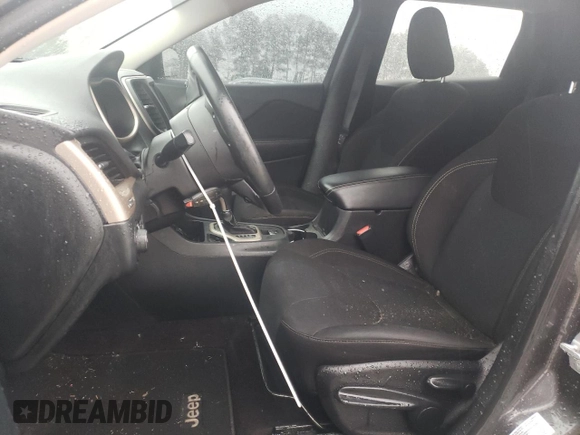 2016 Jeep Cherokee Altitude with VIN 1C4PJLCS2GW190661, listed as a Copart auction lot 45051135 with 70,294 mi miles and Salvage Title. Bid and sale history available at carsss.com. Image 7.