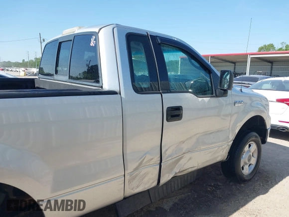 2004 Ford F-150 XL z VIN 1FTRF12W14NC26327, wystawiony jako IAAI lot #42020482 z przebiegiem 191 516 mil mil oraz . Historia ofert i sprzedaży dostępna na DreamBid. Obrazek 6.