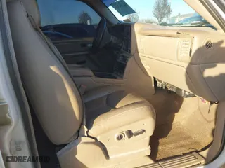 2006 Chevrolet Silverado 2500HD LT1 with VIN 1GCHK23D06F264669, listed as a IAAI auction lot 41106561 with 1 mi miles. Bid and sale history available at carsss.com. Image 5.