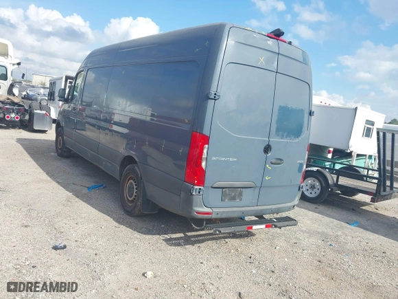 2019 Mercedes-Benz Sprinter Cargo Van with VIN WD4PF1CD6KP121116, listed as a IAAI auction lot 40745605 with 131,286 mi miles. Bid and sale history available at carsss.com. Image 3.