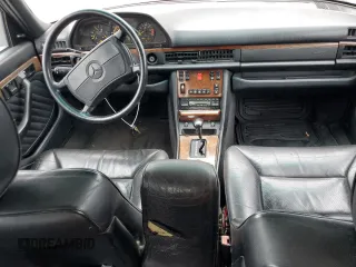 1990 Mercedes-Benz 560 with VIN WDBCA39E7LA509137, listed as a Copart auction lot 70086544 with 167,102 mi miles and Clean Title. Bid and sale history available at DreamBid. Image 8.