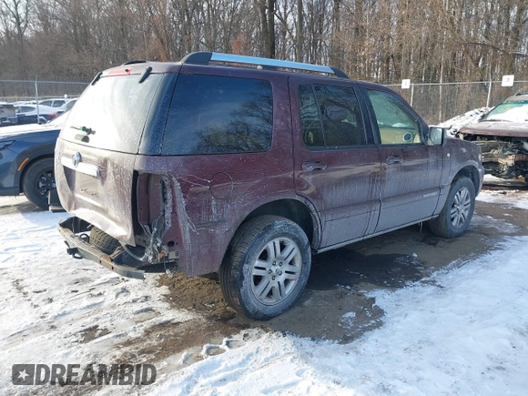2007 Mercury Mountaineer Premier with VIN 4M2EU38E57UJ18327, listed as a IAAI auction lot 41333082 with 209,690 mi miles. Bid and sale history available at carsss.com. Image 4.