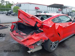 2017 Ford Mustang EcoBoost с VIN 1FA6P8TH5H5282212, выставлен на аукционе IAAI как лот 42109421 с пробегом 186 391 миль миль и . История ставок и продаж доступна на DreamBid. Изображение 6.