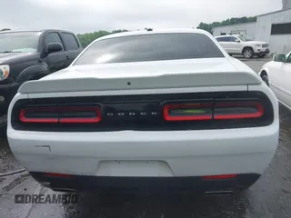 2019 Dodge Challenger SXT z VIN 2C3CDZAG7KH670018, wystawiony jako IAAI lot #42266401 z przebiegiem 47 367 mil mil oraz . Historia ofert i sprzedaży dostępna na DreamBid. Obrazek 16.