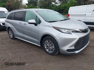 2022 Toyota Sienna LE z VIN 5TDKSKFC0NS049431, wystawiony jako IAAI lot #42352767 z przebiegiem 42 842 mil mil oraz . Historia ofert i sprzedaży dostępna na DreamBid. Obrazek 1.