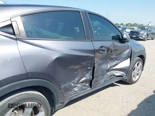 2022 Honda HR-V LX z VIN 3CZRU5H30NM718329, wystawiony jako IAAI lot #42396971 z przebiegiem 28 411 mil mil oraz . Historia ofert i sprzedaży dostępna na DreamBid. Obrazek 17.