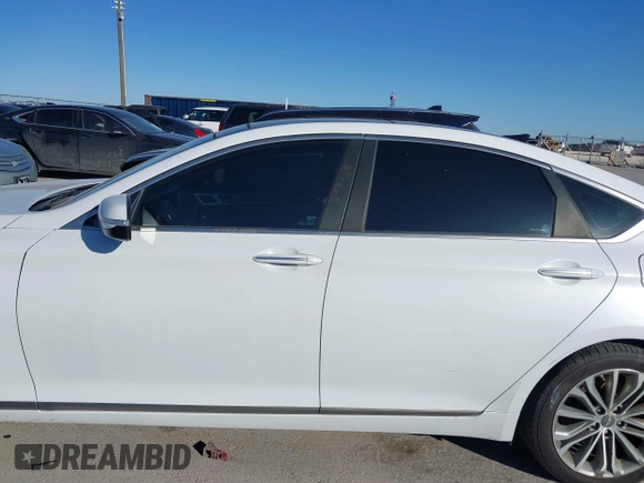 2015 Hyundai Genesis 3.8L with VIN KMHGN4JE1FU059833, listed as a IAAI auction lot 41711970 with 159,061 mi miles. Bid and sale history available at carsss.com. Image 14.