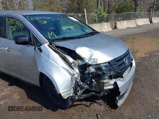 2013 Honda Odyssey EX z VIN 5FNRL5H43DB042964, wystawiony jako IAAI lot #41877997 z przebiegiem 130 282 mil mil oraz . Historia ofert i sprzedaży dostępna na DreamBid. Obrazek 6.