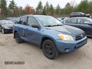 2007 Toyota RAV4 with VIN JTMBK33V675027230, listed as a IAAI auction lot 40697729 with 288,662 mi miles. Bid and sale history available at carsss.com. Image 1.