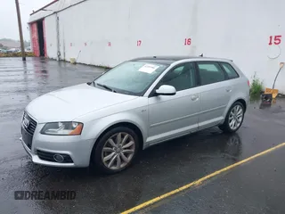 2011 Audi A3 Premium z VIN WAUBEAFMXBA149181, wystawiony jako IAAI lot #42353981 z przebiegiem 156 472 mil mil oraz . Historia ofert i sprzedaży dostępna na DreamBid. Obrazek 2.