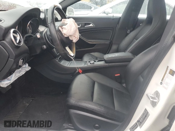 2015 Mercedes-Benz CLA 250 with VIN WDDSJ4EBXFN207018, listed as a Copart auction lot 48319024 with 29,786 mi miles and . Bid and sale history available at DreamBid. Image 7.