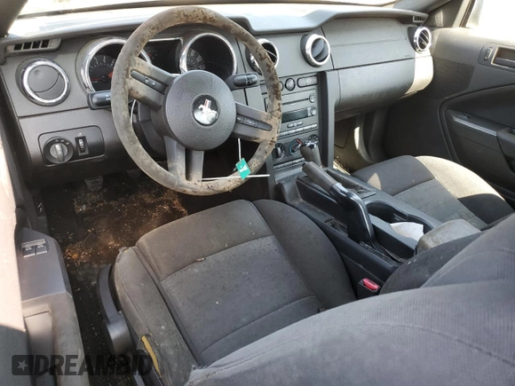 2007 Ford Mustang Deluxe с VIN 1ZVFT80NX75258600, выставлен на аукционе Copart как лот 61195965 с пробегом 151 420 миль миль и Списание • Salvage title. История ставок и продаж доступна на DreamBid. Изображение 8.