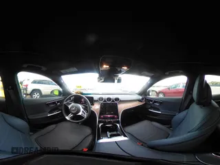 2025 Mercedes-Benz C 300 z VIN W1KAF4HB4SR251544, wystawiony jako IAAI lot #42083275 z przebiegiem 6804 mil mil oraz . Historia ofert i sprzedaży dostępna na DreamBid. Obrazek 19.