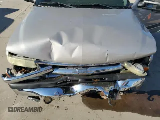 2004 Chevrolet Suburban LS with VIN 1GNFK16Z64J252424, listed as a Copart auction lot 85665394 with 0 mi miles and Salvage Title. Bid and sale history available at carsss.com. Image 13.