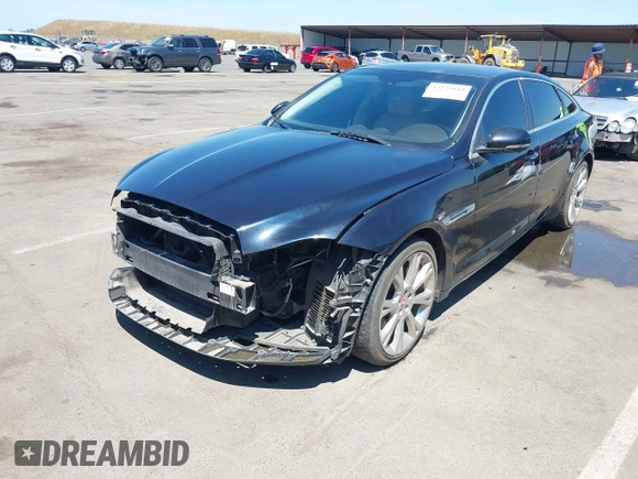 2016 Jaguar XJ Portfolio z VIN SAJWA2G76G8V97013, wystawiony jako IAAI lot #42239189 z przebiegiem Nie podano mil oraz . Historia ofert i sprzedaży dostępna na DreamBid. Obrazek 2.