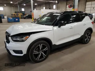 2019 Volvo XC40 R-Design with VIN YV4162UM8K2055196, listed as a Copart auction lot 52393815 with 60,445 mi miles and Salvage title. Bid and sale history available at DreamBid. Image 1.