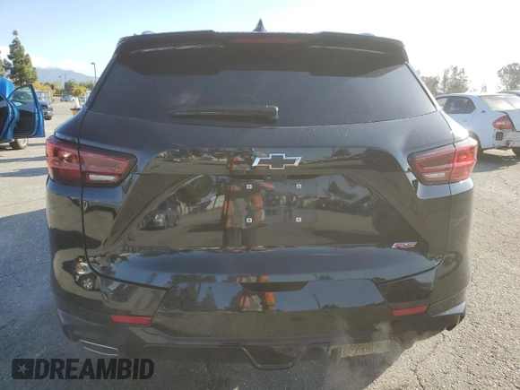 2024 Chevrolet Blazer RS z VIN 3GNKBERS8RS175601, wystawiony jako Copart lot #49354415 z przebiegiem 20 031 mil mil oraz Szkoda całkowita • Salvage title. Historia ofert i sprzedaży dostępna na DreamBid. Obrazek 6.