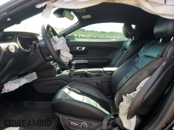 2019 Ford Mustang GT z VIN 1FA6P8CF2K5189704, wystawiony jako Copart lot #68837284 z przebiegiem Nie podano mil oraz Szkody całkowita. Historia ofert i sprzedaży dostępna na DreamBid. Obrazek 7.