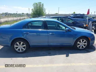 2010 Mercury Milan Premier with VIN 3MEHM0JA8AR653867, listed as a IAAI auction lot 42322027 with 291,977 mi miles and . Bid and sale history available at DreamBid. Image 13.
