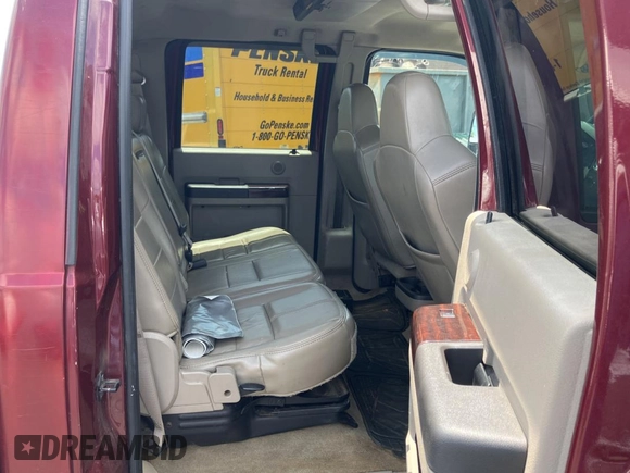 2008 Ford F-250 XL z VIN 1FTSW21568EB00082, wystawiony jako Copart lot #62956565 z przebiegiem 240 495 mil mil oraz Czysty tytuł • Clean title. Historia ofert i sprzedaży dostępna na DreamBid. Obrazek 6.