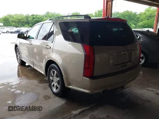 2006 Cadillac SRX z VIN 1GYEE637160193975, wystawiony jako IAAI lot #42187852 z przebiegiem 206 249 mil mil oraz . Historia ofert i sprzedaży dostępna na DreamBid. Obrazek 3.