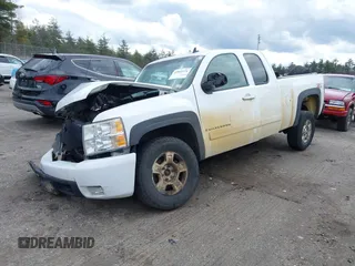 2008 Chevrolet Silverado 1500 LTZ with VIN 1GCEK19J58E181029, listed as a IAAI auction lot 41866976 with 183,824 mi miles. Bid and sale history available at carsss.com. Image 17.