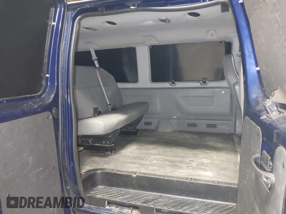 2008 Ford Econoline Passenger XL z VIN 1FBSS31L88DB31215, wystawiony jako IAAI lot #41899371 z przebiegiem 110 875 mil mil oraz . Historia ofert i sprzedaży dostępna na DreamBid. Obrazek 8.