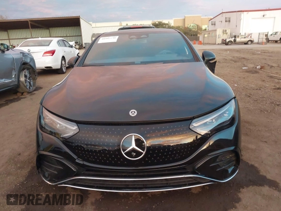 2024 Mercedes-Benz EQE 350+ z VIN W1KEG2BBXRF056894, wystawiony jako IAAI lot #40993238 z przebiegiem 7051 mil mil oraz . Historia ofert i sprzedaży dostępna na DreamBid. Obrazek 13.