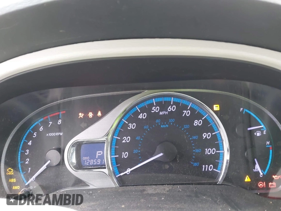 2011 Toyota Sienna XLE with VIN 5TDDK3DC0BS015244, listed as a IAAI auction lot 41413002 with 128,591 mi miles. Bid and sale history available at carsss.com. Image 7.