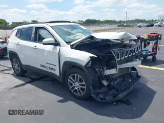 2019 Jeep Compass Latitude with VIN 3C4NJCBB3KT832196, listed as a IAAI auction lot 42210113 with 70,241 mi miles and . Bid and sale history available at DreamBid. Image 1.