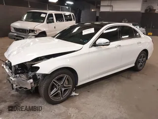 2023 Mercedes-Benz E 350 z VIN W1KZF8EB2PB137329, wystawiony jako IAAI lot #42160967 z przebiegiem 8 718 mil mil oraz . Historia ofert i sprzedaży dostępna na DreamBid. Obrazek 2.