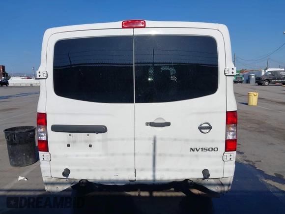 2018 Nissan NV Cargo S z VIN 1N6BF0KM4JN814628, wystawiony jako IAAI lot #42282183 z przebiegiem 128 289 mil mil oraz . Historia ofert i sprzedaży dostępna na DreamBid. Obrazek 17.