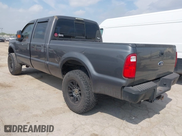 2008 Ford Super Duty F-250 SRW XL with VIN 1FTSW21R18ED60117, listed as a IAAI auction lot 42072677 with 334,421 mi miles. Bid and sale history available at carsss.com. Image 3.