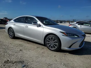 2021 Lexus ES with VIN 58ADA1C16MU006042, listed as a Copart auction lot 42586155 with 9,317 mi miles and Non Repairable. Bid and sale history available at carsss.com. Image 4.