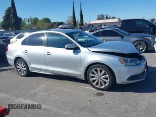 2013 Volkswagen Jetta SE with VIN 3VWDP7AJ6DM412727, listed as a IAAI auction lot 41824054 with 175,093 mi miles and . Bid and sale history available at DreamBid. Image 13.