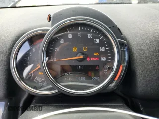 2018 MINI Countryman Cooper with VIN WMZYS7C31J3E07971, listed as a Copart auction lot 69513634 with 141,906 mi miles and Non Repairable. Bid and sale history available at carsss.com. Image 9.