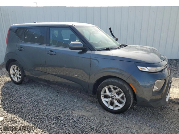 2020 Kia Soul LX with VIN KNDJ23AU9L7113202, listed as a Copart auction lot 48776735 with 107,679 mi miles and Clean Title. Bid and sale history available at carsss.com. Image 4.
