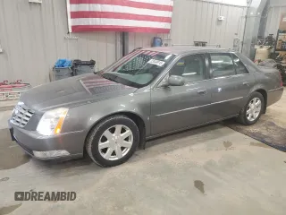 2008 Cadillac DTS 1SA z VIN 1G6KD57Y78U107110, wystawiony jako Copart lot #53548915 z przebiegiem 66 065 mil mil oraz Tytuł czysty. Historia ofert i sprzedaży dostępna na DreamBid. Obrazek 1.