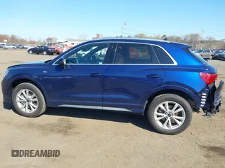 2024 Audi Q3 S line Premium Plus z VIN WA1EECF30R1173836, wystawiony jako IAAI lot #42044971 z przebiegiem 4848 mil mil oraz . Historia ofert i sprzedaży dostępna na DreamBid. Obrazek 18.