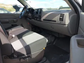 2007 Chevrolet Silverado 1500 Work Truck with VIN 2GCEC13C671558491, listed as a IAAI auction lot 41365136 with 135,260 mi miles and . Bid and sale history available at DreamBid. Image 5.