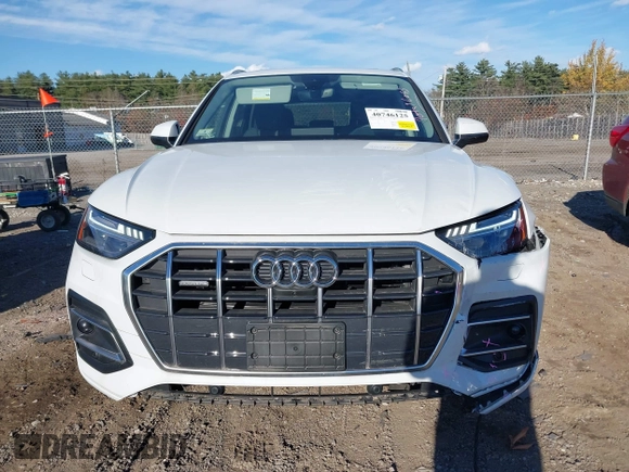 2021 Audi Q5 Prestige with VIN WA1CAAFY2M2096909, listed as a IAAI auction lot 40746125 with 10,025 mi miles. Bid and sale history available at carsss.com. Image 12.