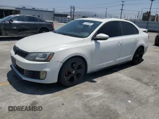2013 Volkswagen Jetta Autobahn with VIN 3VW4T7AJ4DM288209, listed as a Copart auction lot 61137085 with 240,500 mi miles and Salvage title. Bid and sale history available at DreamBid. Image 1.