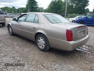 2000 Cadillac DeVille z VIN 1G6KD54Y5YU317015, wystawiony jako IAAI lot #42441249 z przebiegiem 82 901 mil mil oraz . Historia ofert i sprzedaży dostępna na DreamBid. Obrazek 3.