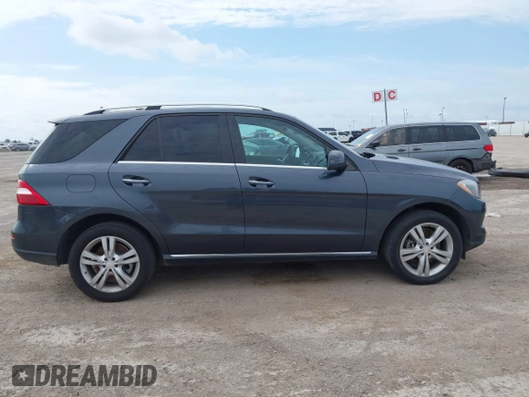 2014 Mercedes-Benz M 350 with VIN 4JGDA2EBXEA276400, listed as a IAAI auction lot 42430364 with 209,150 mi miles and . Bid and sale history available at DreamBid. Image 13.
