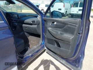 2020 Hyundai Santa Fe SE with VIN 5NMS23AD0LH141404, listed as a IAAI auction lot 41870350 with 144,109 mi miles. Bid and sale history available at carsss.com. Image 20.