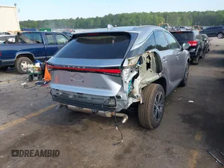 2024 Lexus RX 350 z VIN 2T2BAMBA4RC050076, wystawiony jako IAAI lot #42056995 z przebiegiem 3923 mil mil oraz . Historia ofert i sprzedaży dostępna na DreamBid. Obrazek 4.