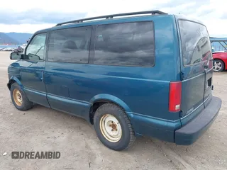 2000 Chevrolet Astro z VIN 1GNEL19W4YB140019, wystawiony jako IAAI lot #42234299 z przebiegiem 226 100 mil mil oraz . Historia ofert i sprzedaży dostępna na DreamBid. Obrazek 3.